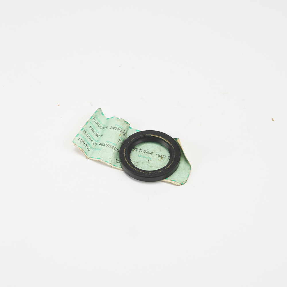 INNER STUB AXLE OIL SEAL